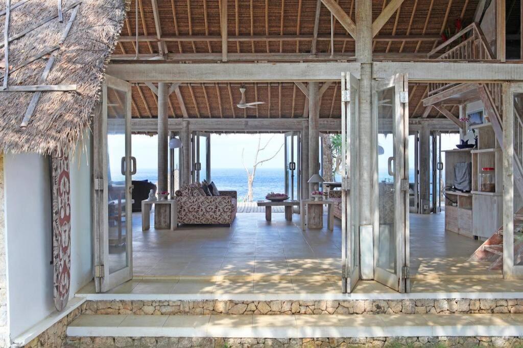 Villa Lumba Lumba - Oceanfront & Spectacular View! Нуса-Лембонган Экстерьер фото