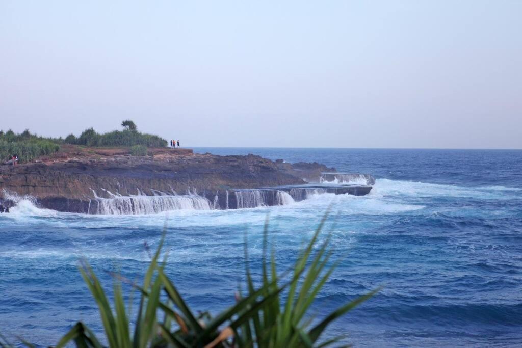 Villa Lumba Lumba - Oceanfront & Spectacular View! Нуса-Лембонган Экстерьер фото